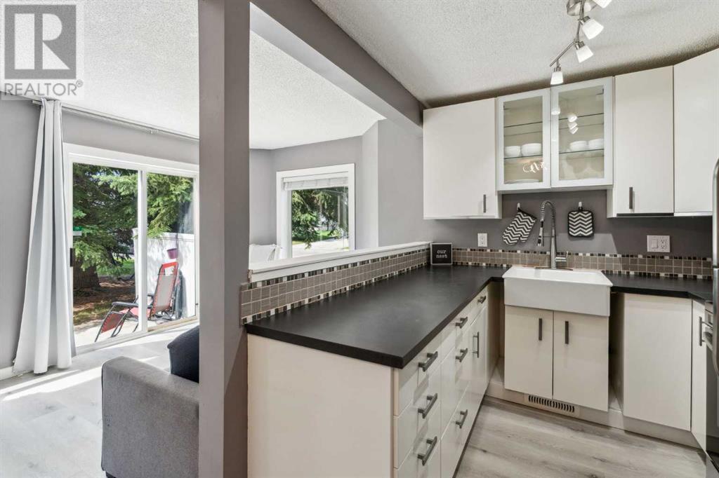 Single Family House for Sale in   Avenue SW Millrise Calgary 