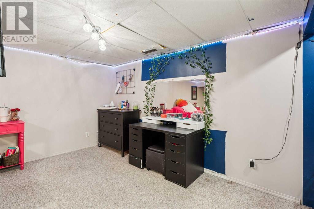 Single Family House for Sale in   Avenue SW Millrise Calgary 