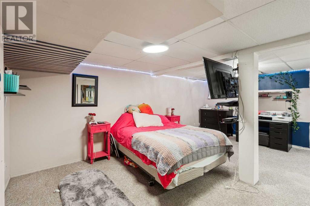 Single Family House for Sale in   Avenue SW Millrise Calgary 
