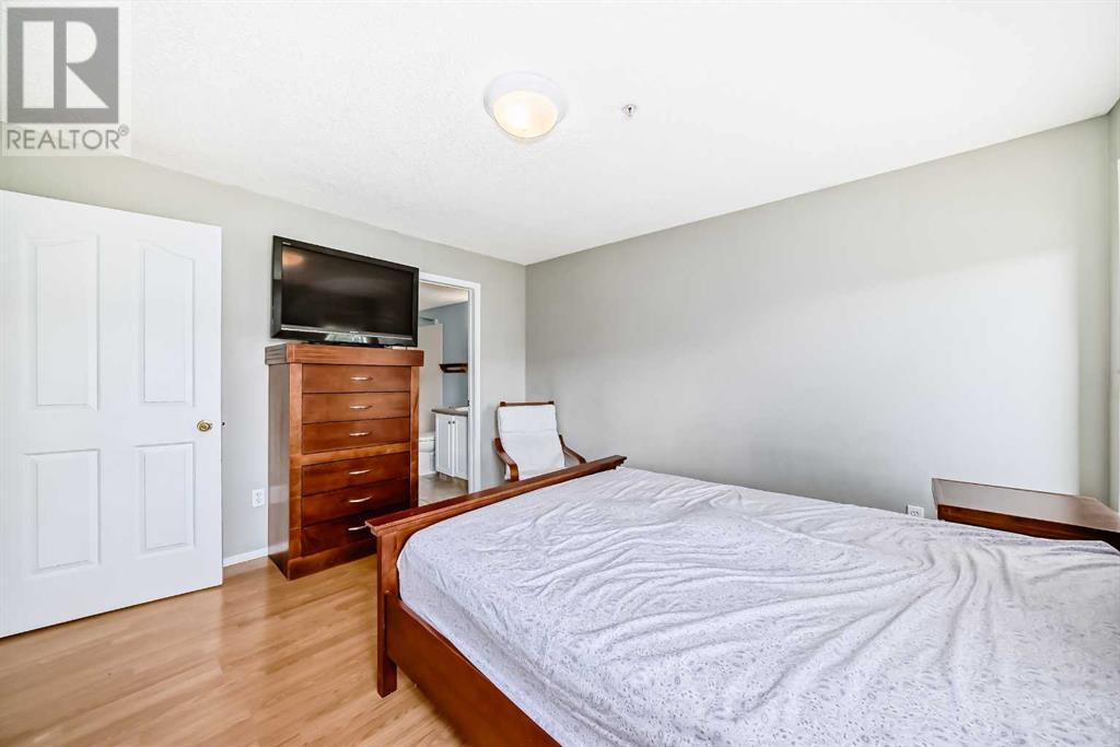 Single Family House for Sale in   Tuscarora Manor NW Tuscany Calgary 
