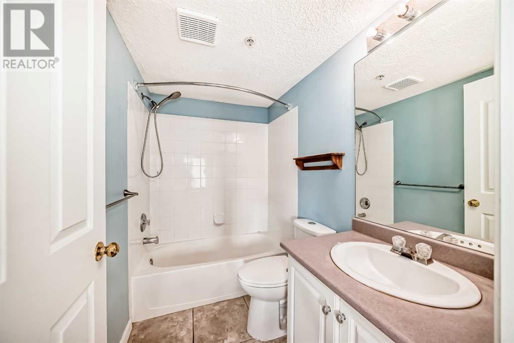 Single Family House for Sale in   Tuscarora Manor NW Tuscany Calgary 