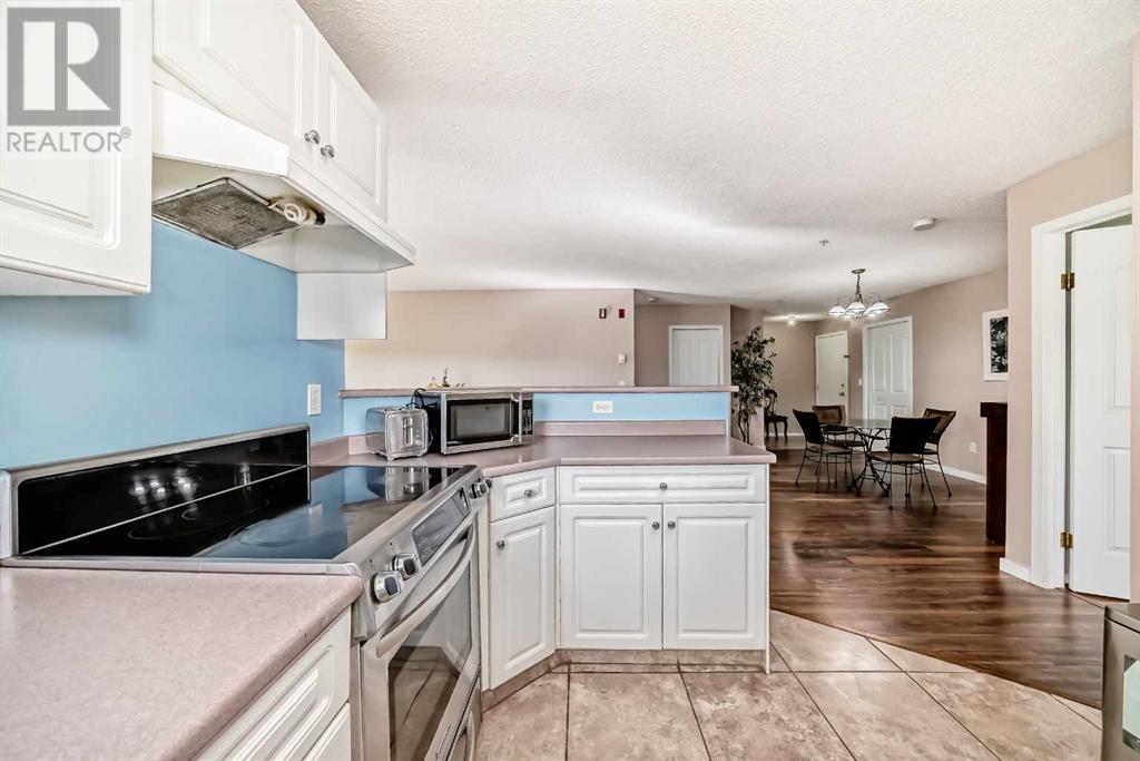 Single Family House for Sale in   Tuscarora Manor NW Tuscany Calgary 