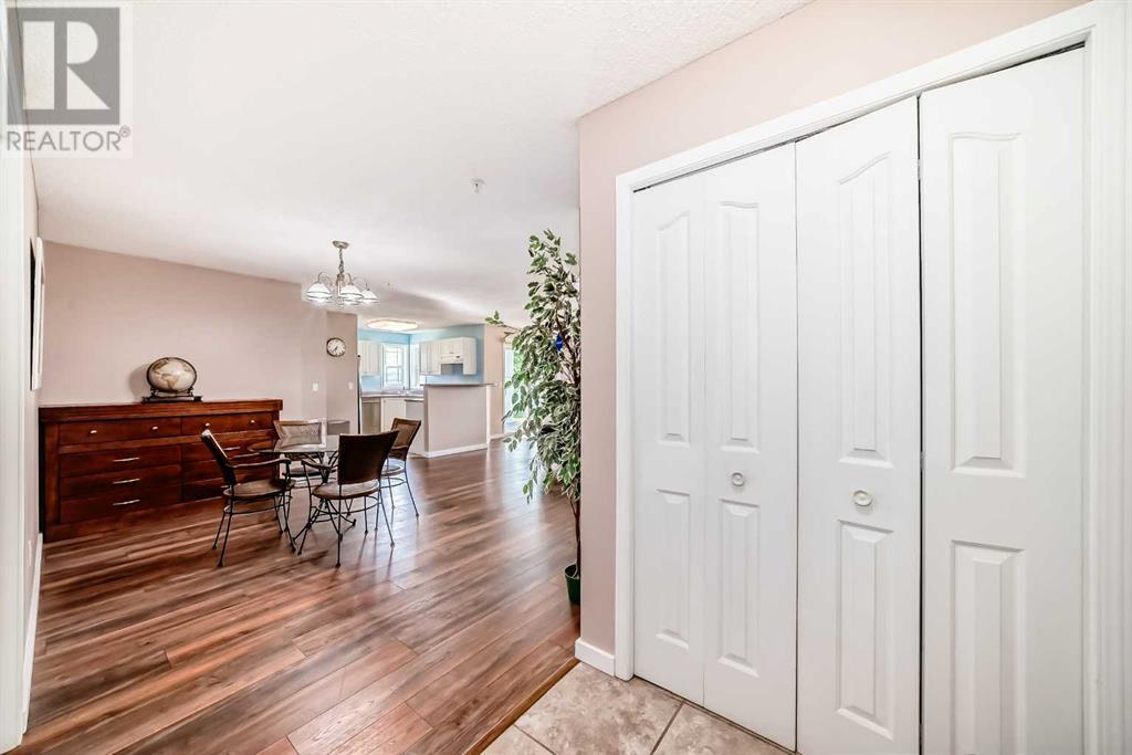Single Family House for Sale in   Tuscarora Manor NW Tuscany Calgary 