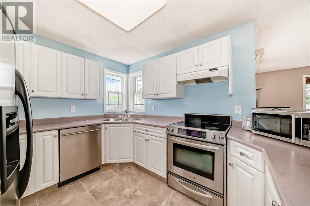 Single Family House for Sale in   Tuscarora Manor NW Tuscany Calgary 