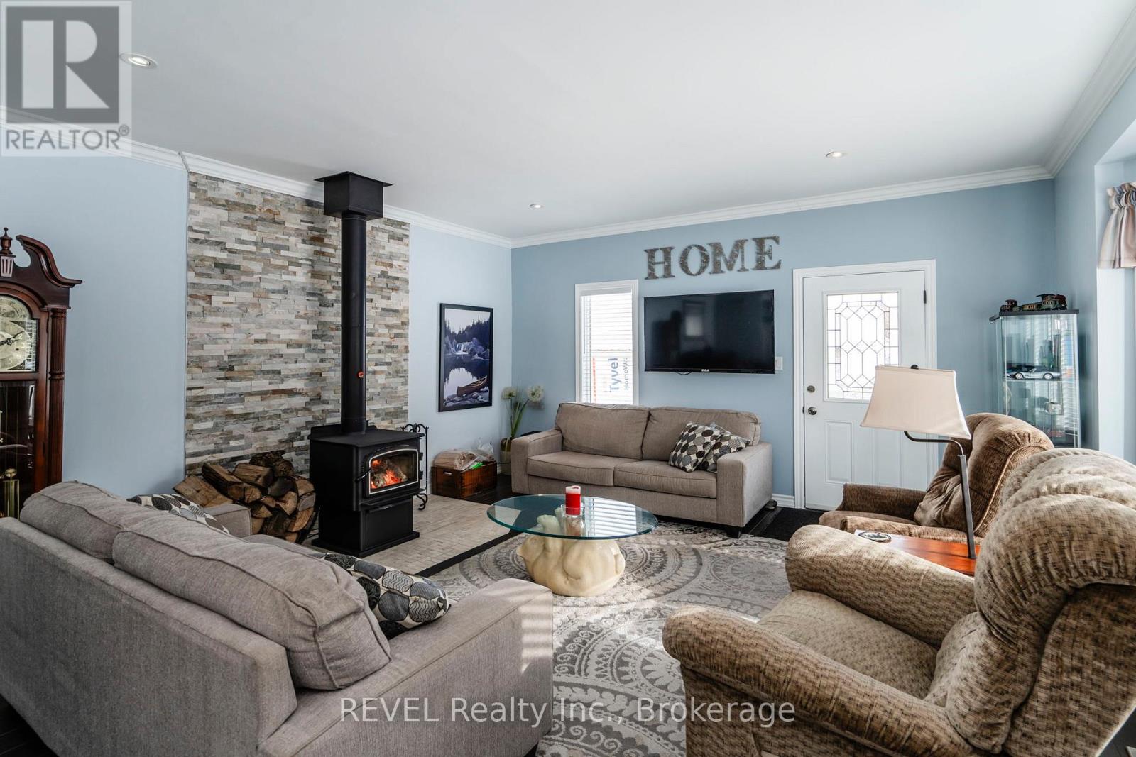Photo 24 of 1006 River Street, Muskoka Lakes ON