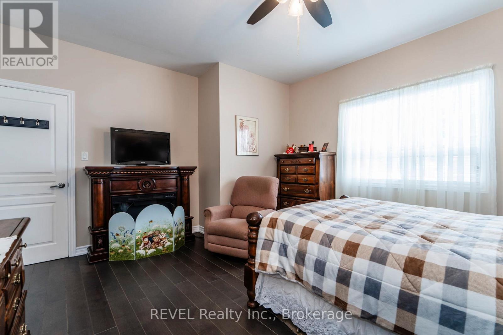 Photo 7 of 1006 River Street, Muskoka Lakes ON