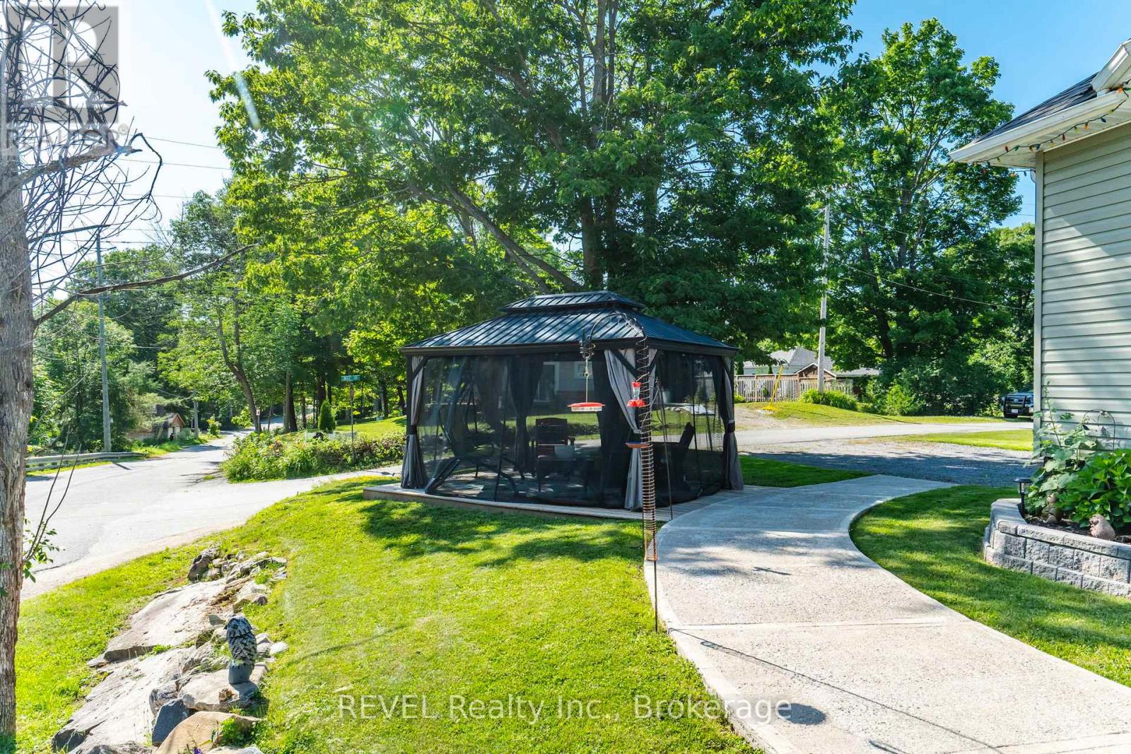 Photo 9 of 1006 River Street, Muskoka Lakes ON