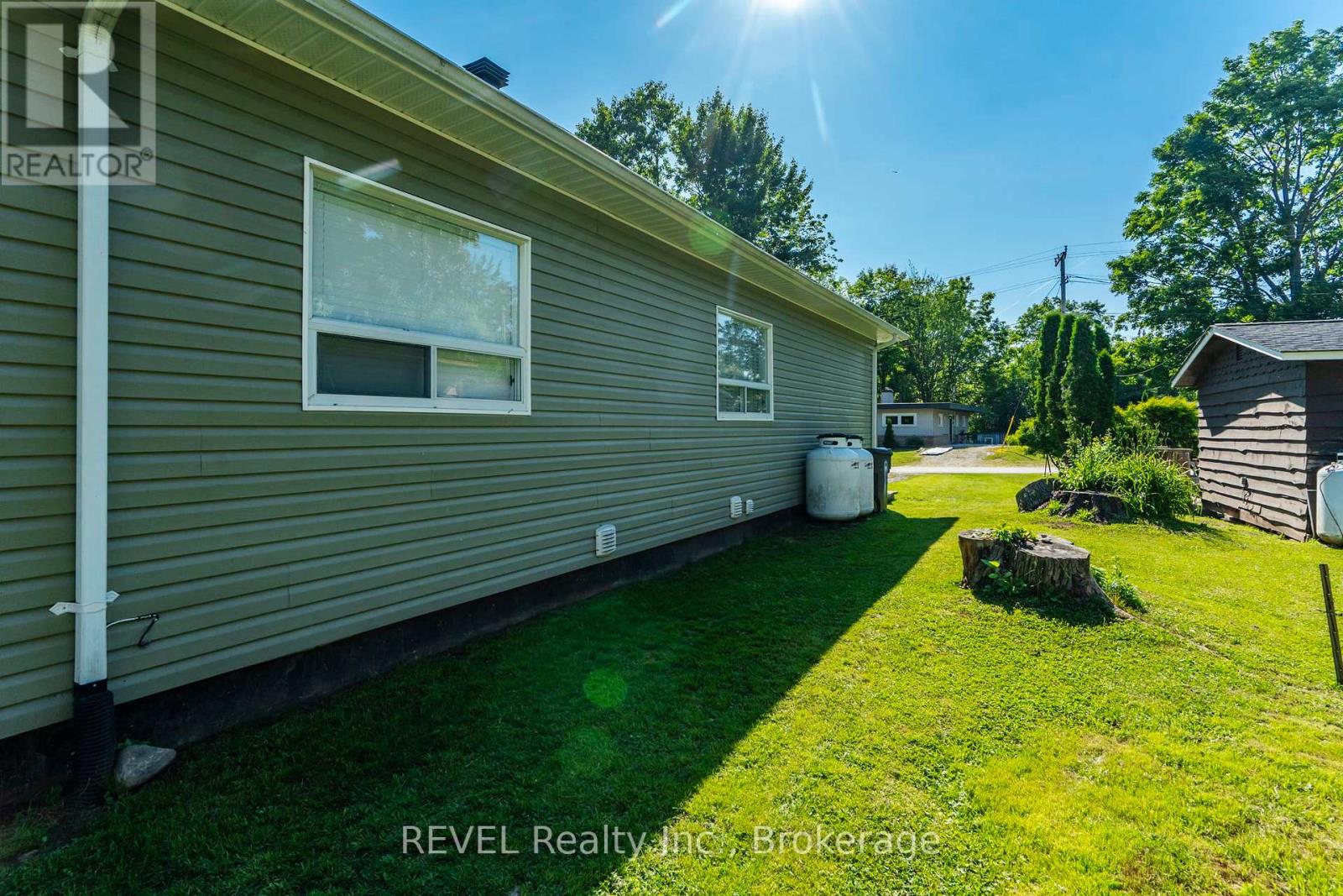 Photo 10 of 1006 River Street, Muskoka Lakes ON