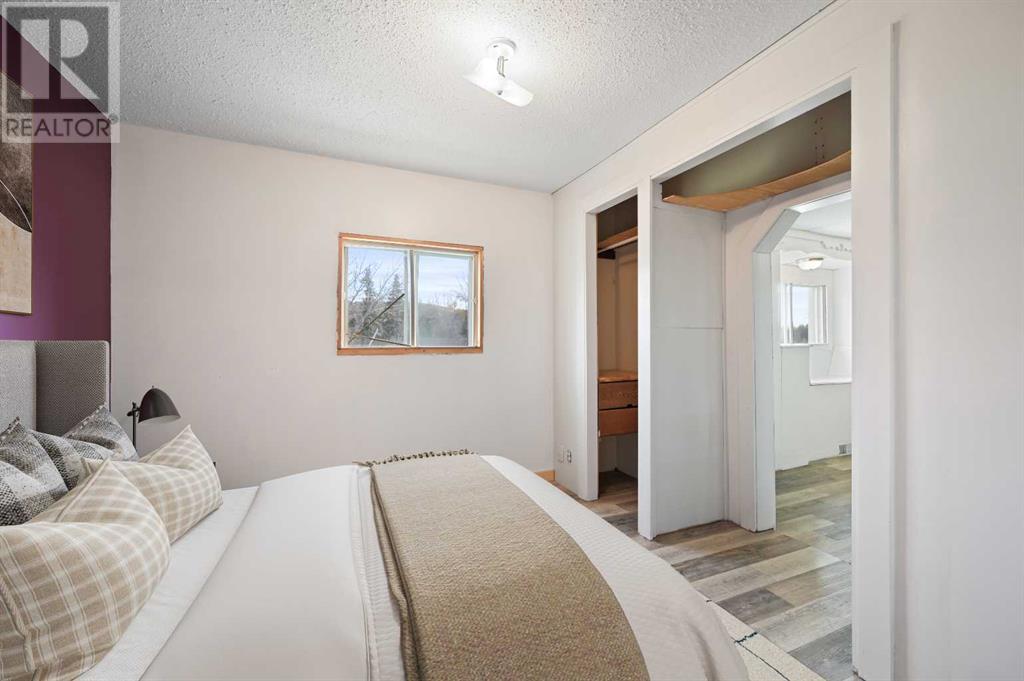 Single Family House Bungalow for Sale in  MABBOTT Road Rosedale Drumheller 