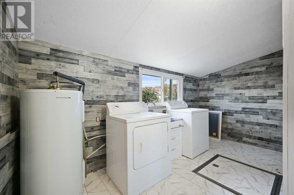 Single Family House Bungalow for Sale in  MABBOTT Road Rosedale Drumheller 