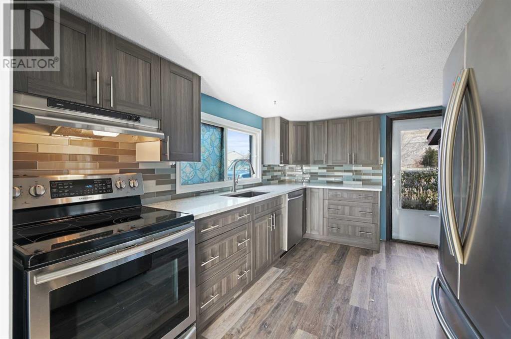 Single Family House Bungalow for Sale in  MABBOTT Road Rosedale Drumheller 