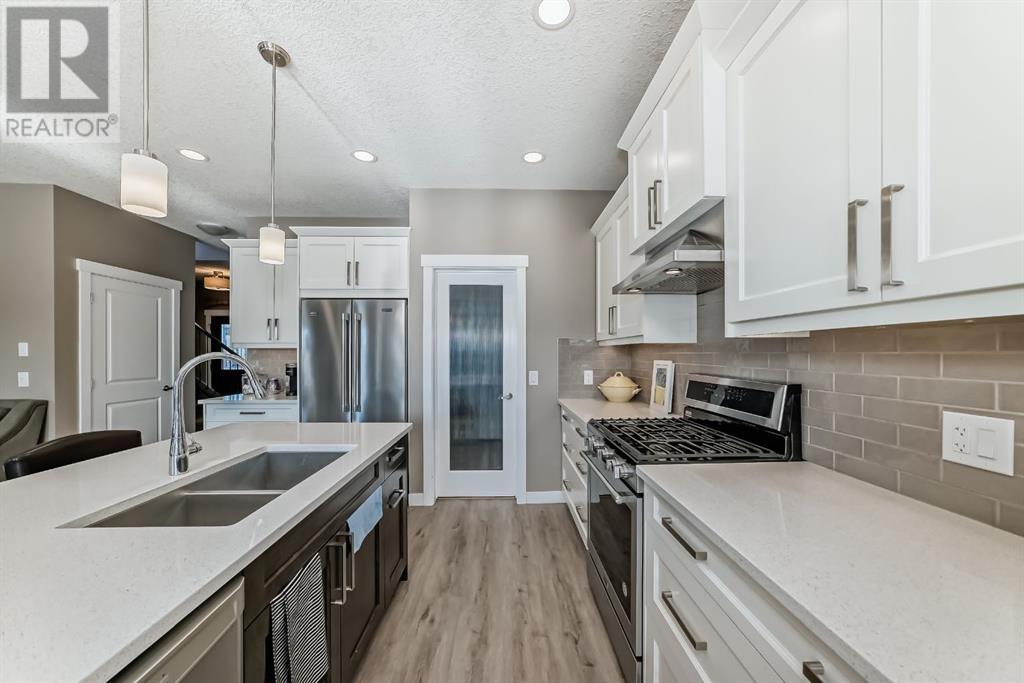 Photo 5 of 79 Lakes Estates Circle, Strathmore AB