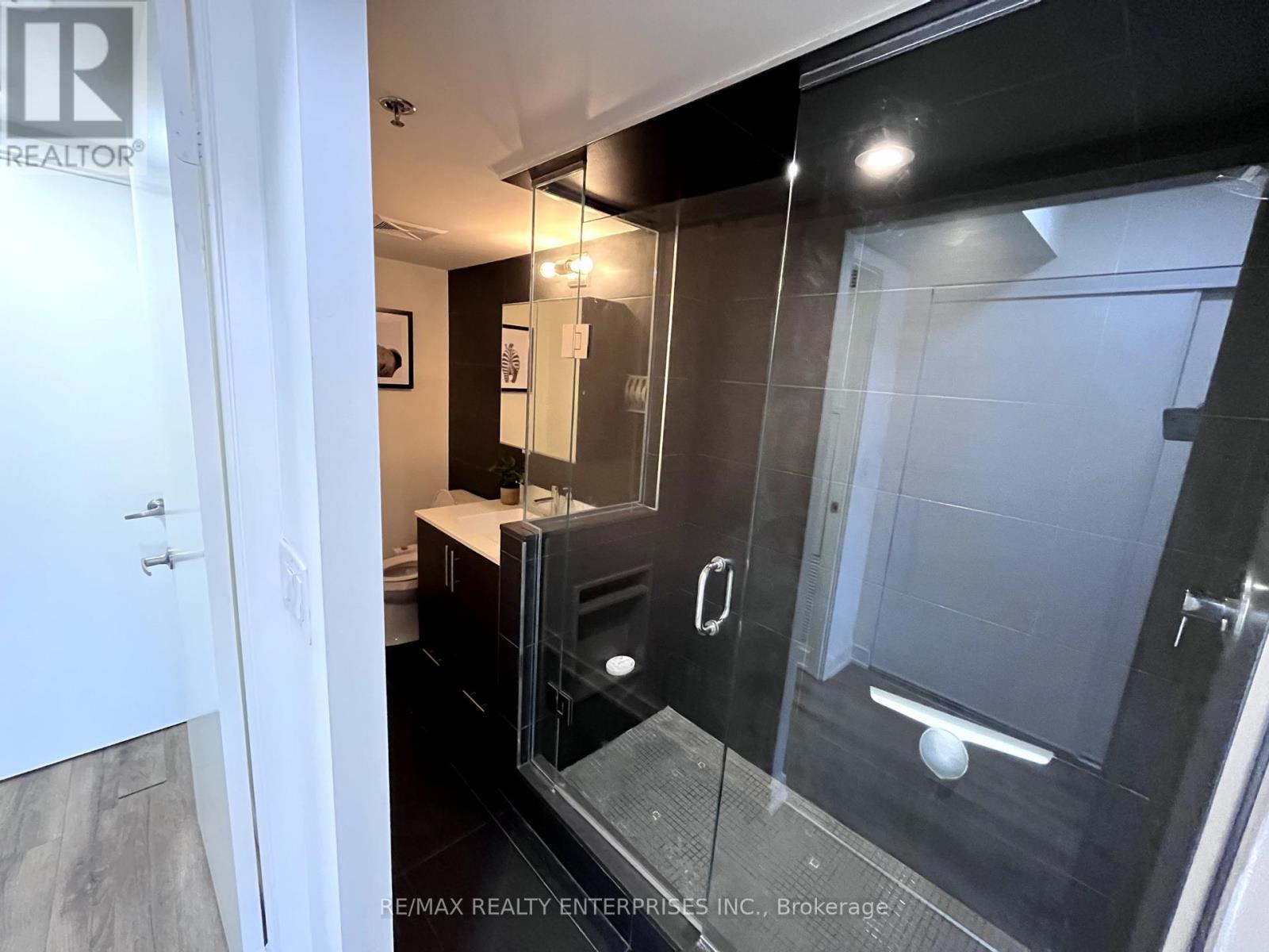 Photo 13 of Th 1 11 Superior Avenue, Toronto ON