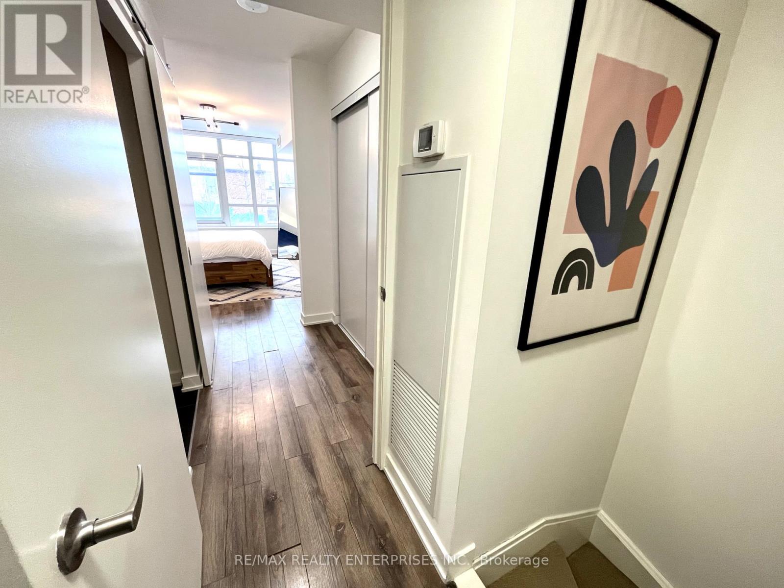 Photo 12 of Th 1 11 Superior Avenue, Toronto ON