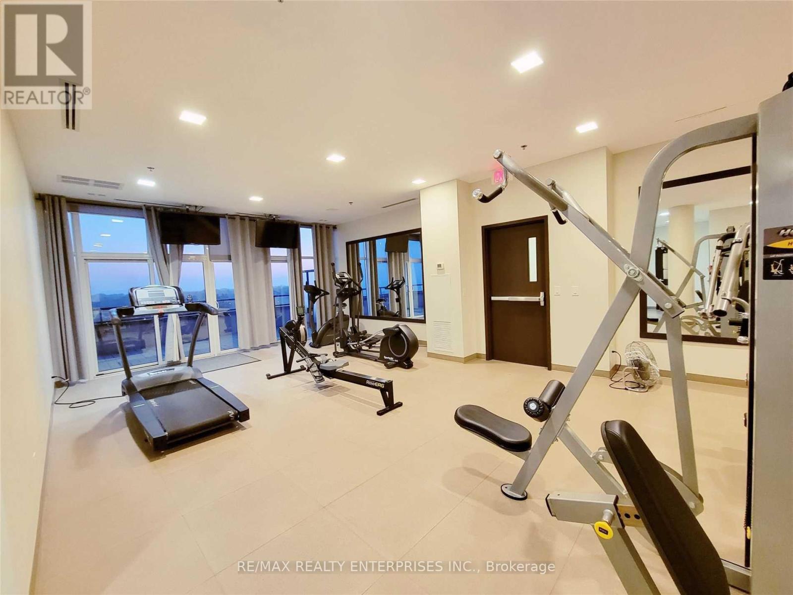 Photo 2 of Th 1 11 Superior Avenue, Toronto ON