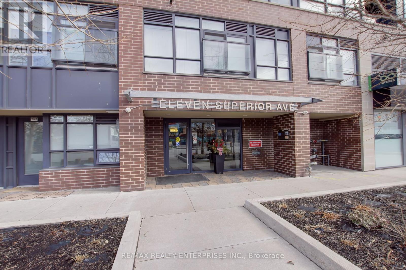 Photo 16 of Th 1 11 Superior Avenue, Toronto ON