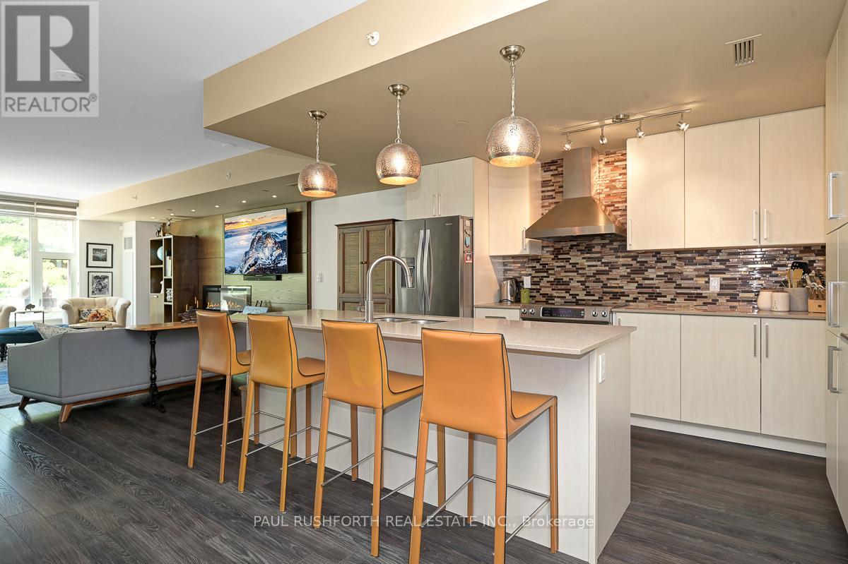 Photo 12 of 104 1035 Bank Street, Ottawa ON
