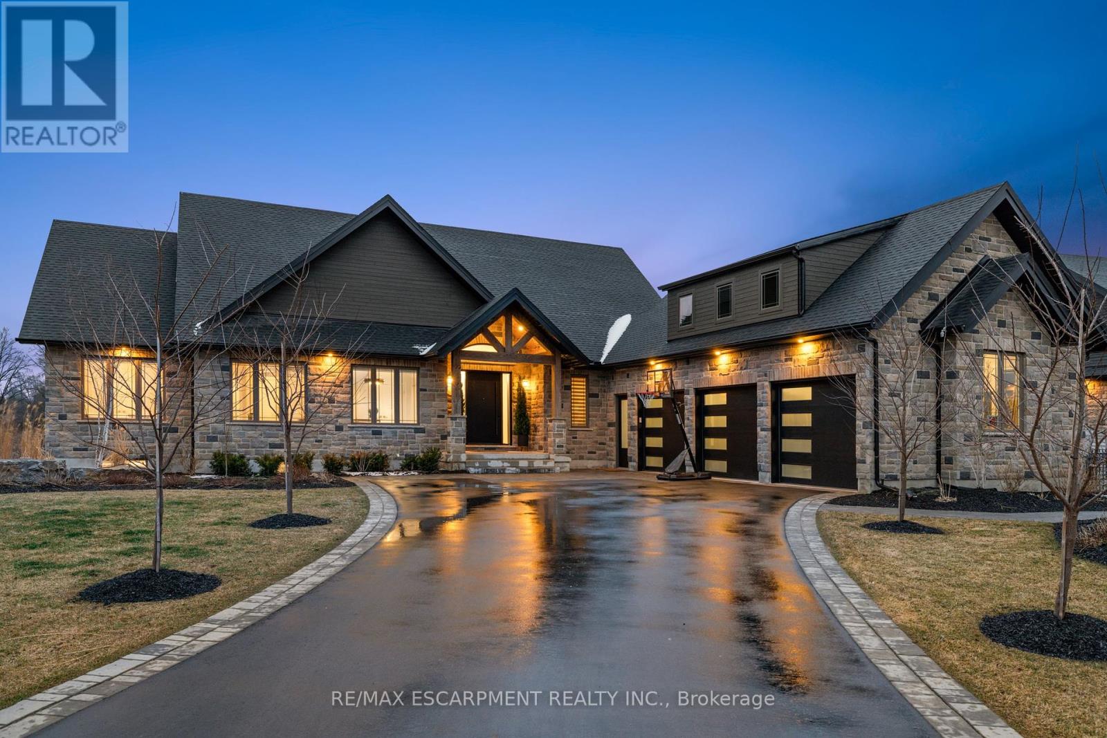 Photo 6 of 23 Whitcombe Way, Puslinch ON