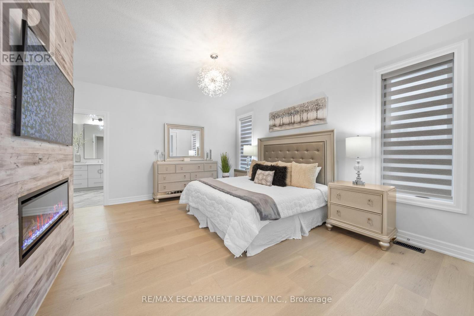 Photo 31 of 23 Whitcombe Way, Puslinch ON