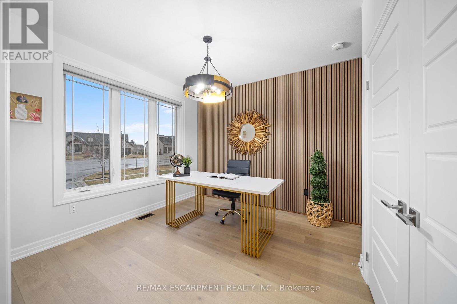 Photo 19 of 23 Whitcombe Way, Puslinch ON