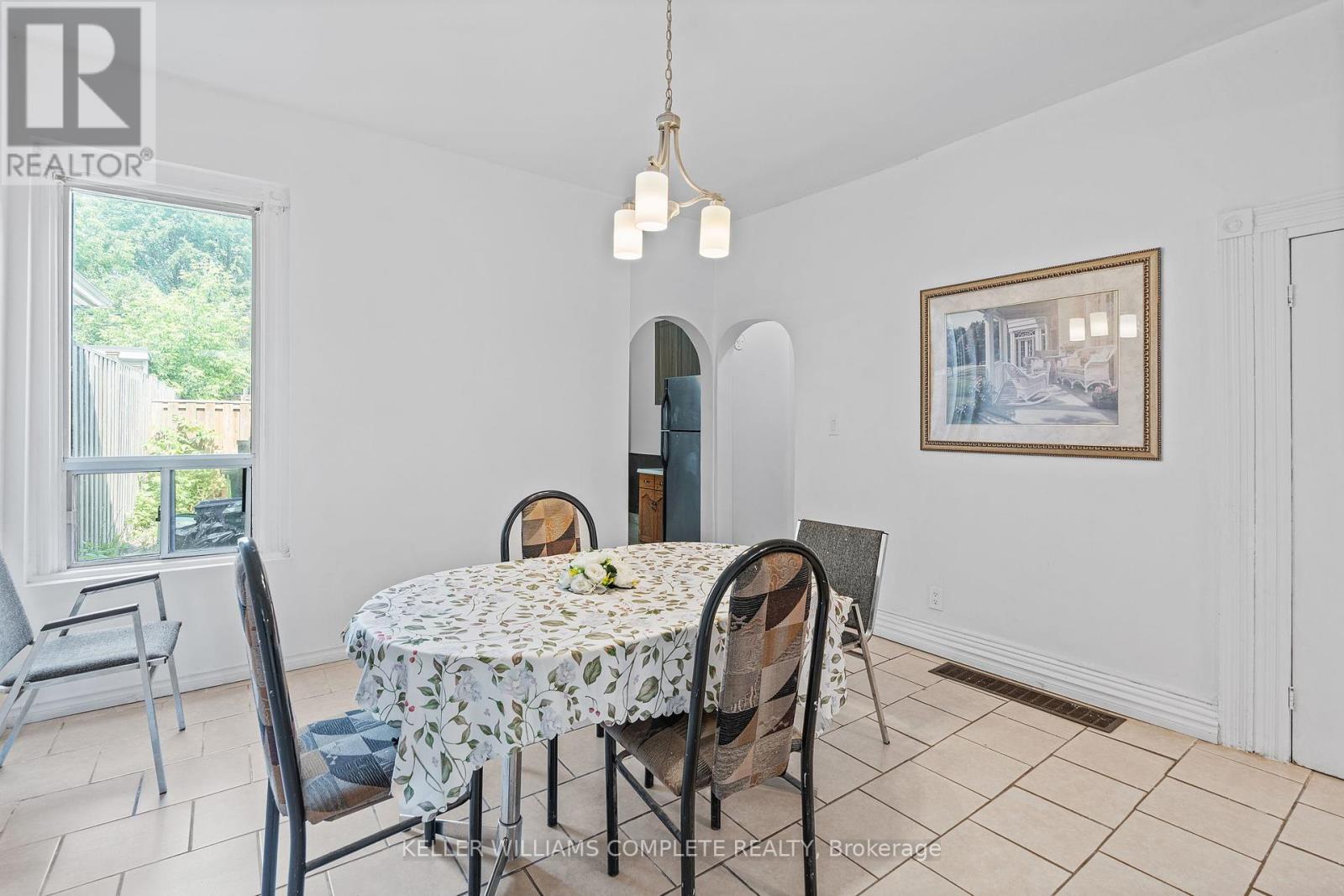 Photo 15 of 109 Sanford Avenue N, Hamilton ON
