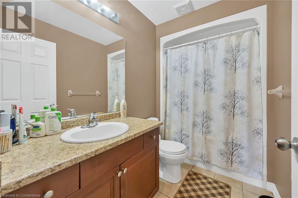 Photo 18 of 45 Helen Drive E, Hagersville ON