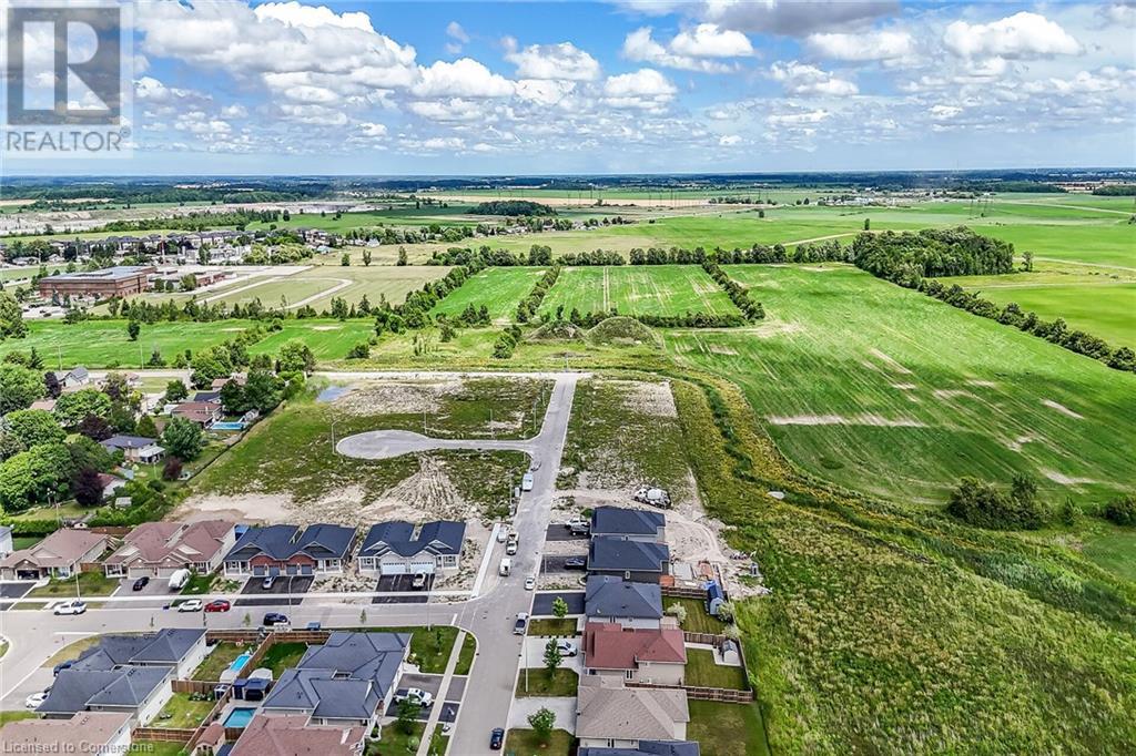 Photo 35 of 45 Helen Drive E, Hagersville ON