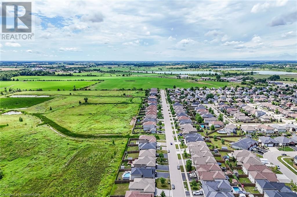 Photo 23 of 45 Helen Drive E, Hagersville ON