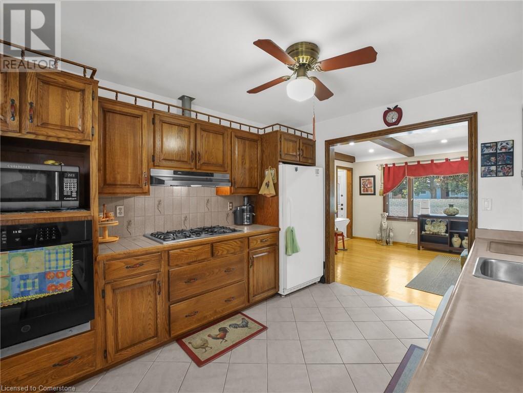 Photo 23 of 43 Rowanwood Avenue, Brantford ON