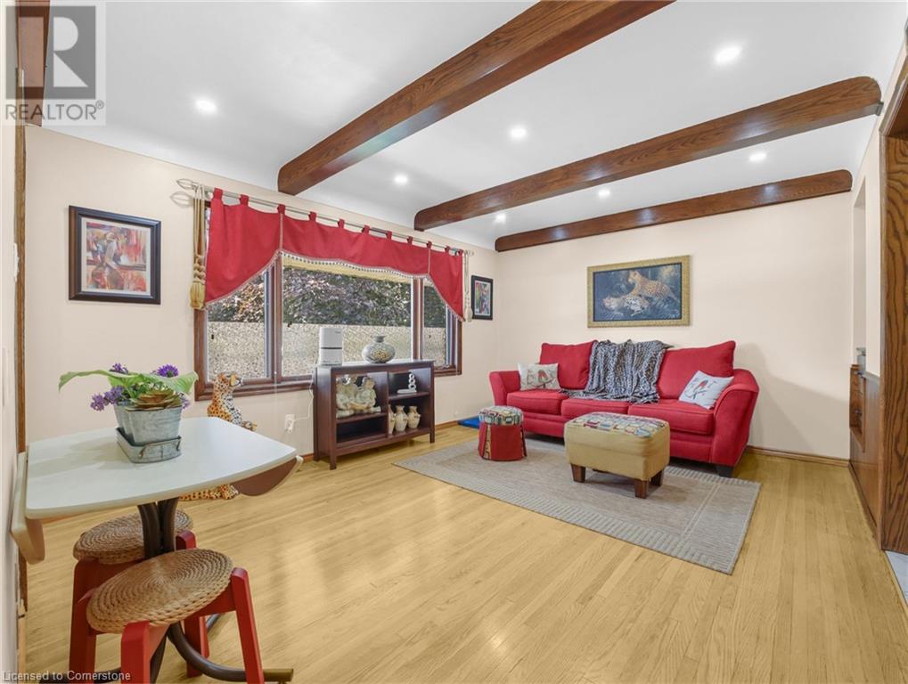 Photo 32 of 43 Rowanwood Avenue, Brantford ON