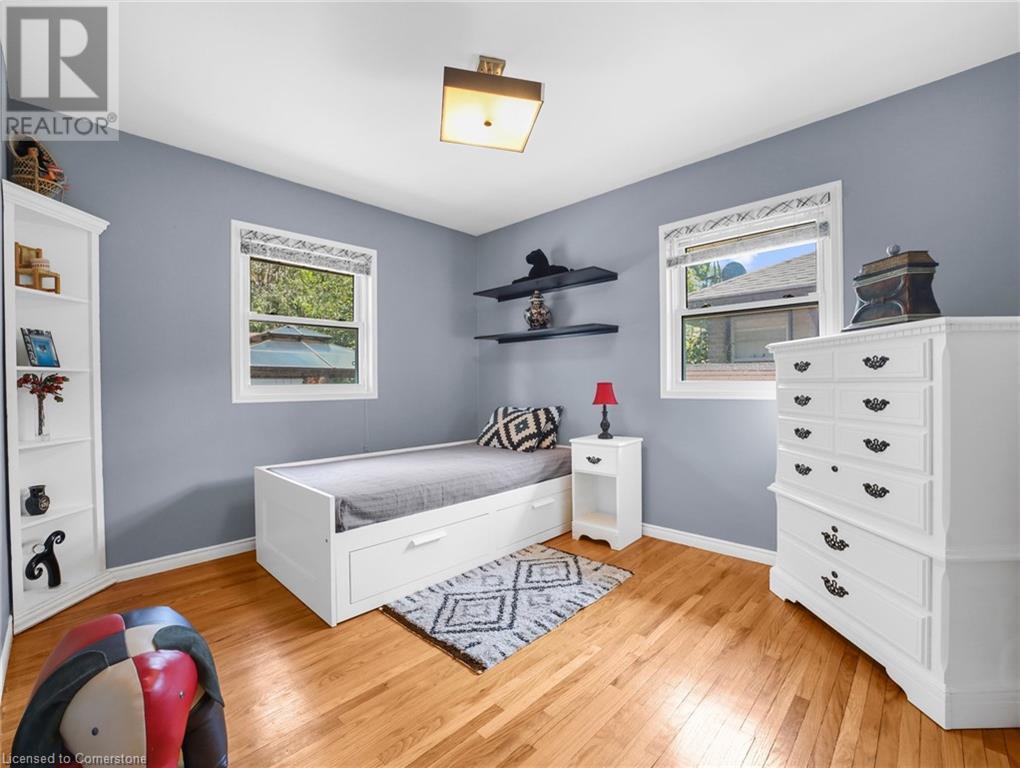 Photo 22 of 43 Rowanwood Avenue, Brantford ON