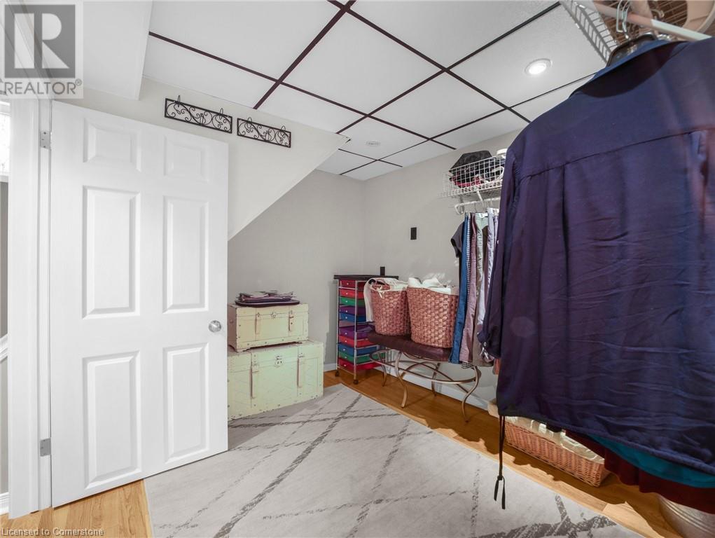 Photo 26 of 43 Rowanwood Avenue, Brantford ON