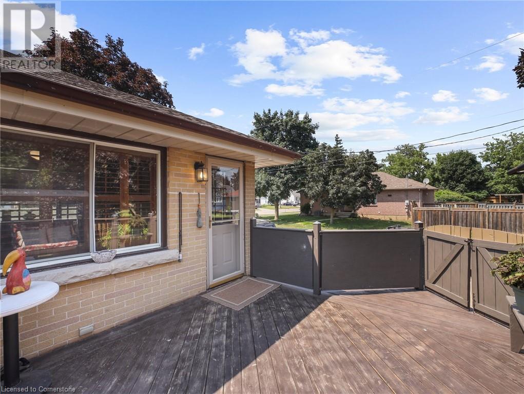 Photo 37 of 43 Rowanwood Avenue, Brantford ON