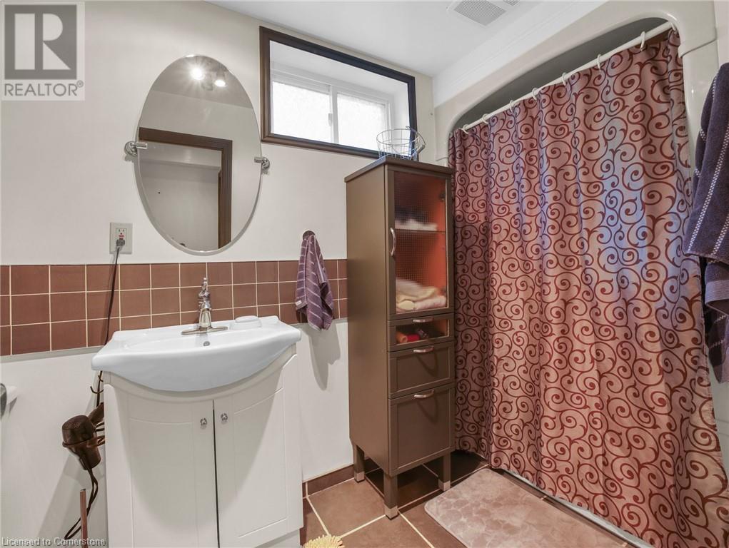 Photo 41 of 43 Rowanwood Avenue, Brantford ON