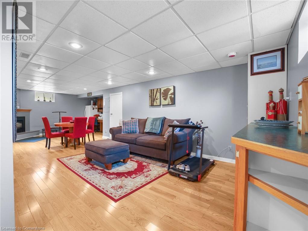 Photo 12 of 43 Rowanwood Avenue, Brantford ON