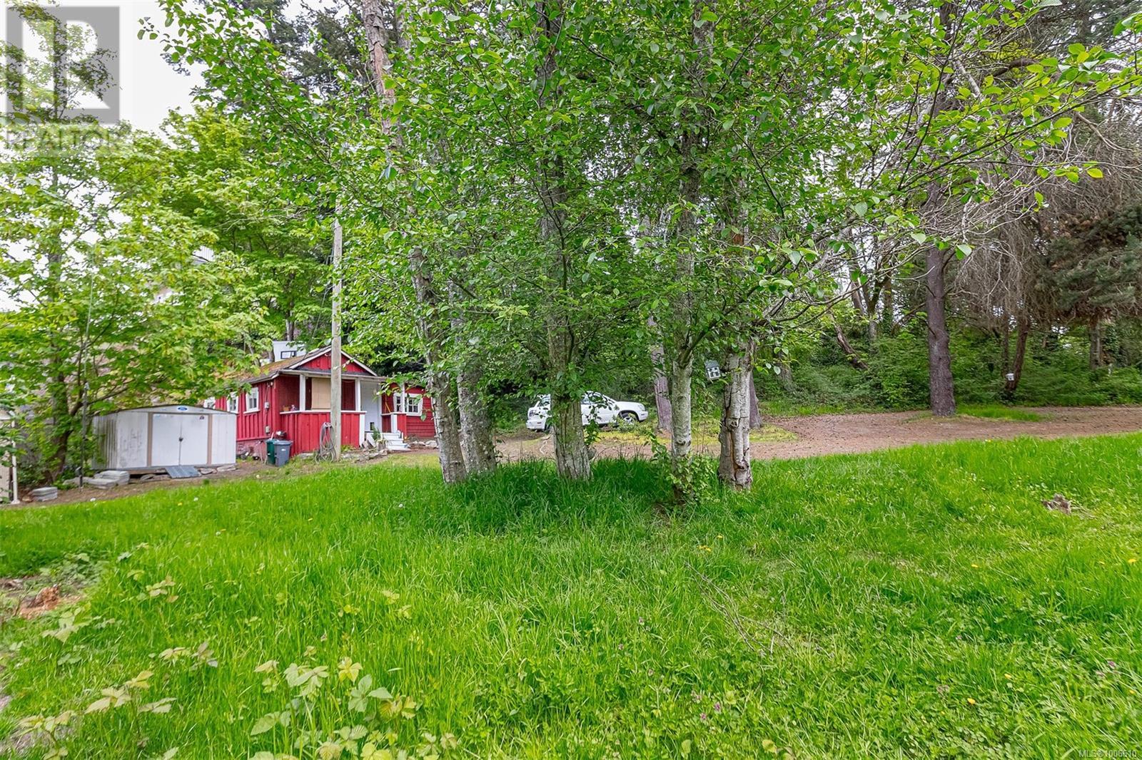 Photo 11 of 312 Island Hwy, View Royal BC