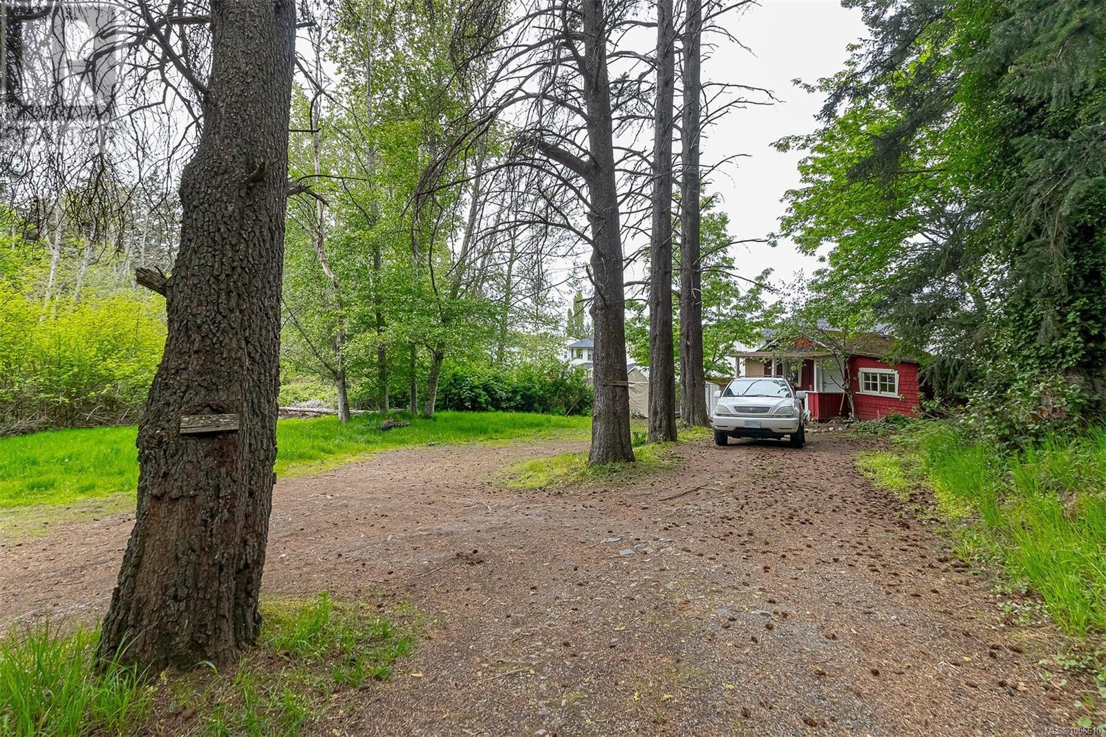 Photo 10 of 312 Island Hwy, View Royal BC