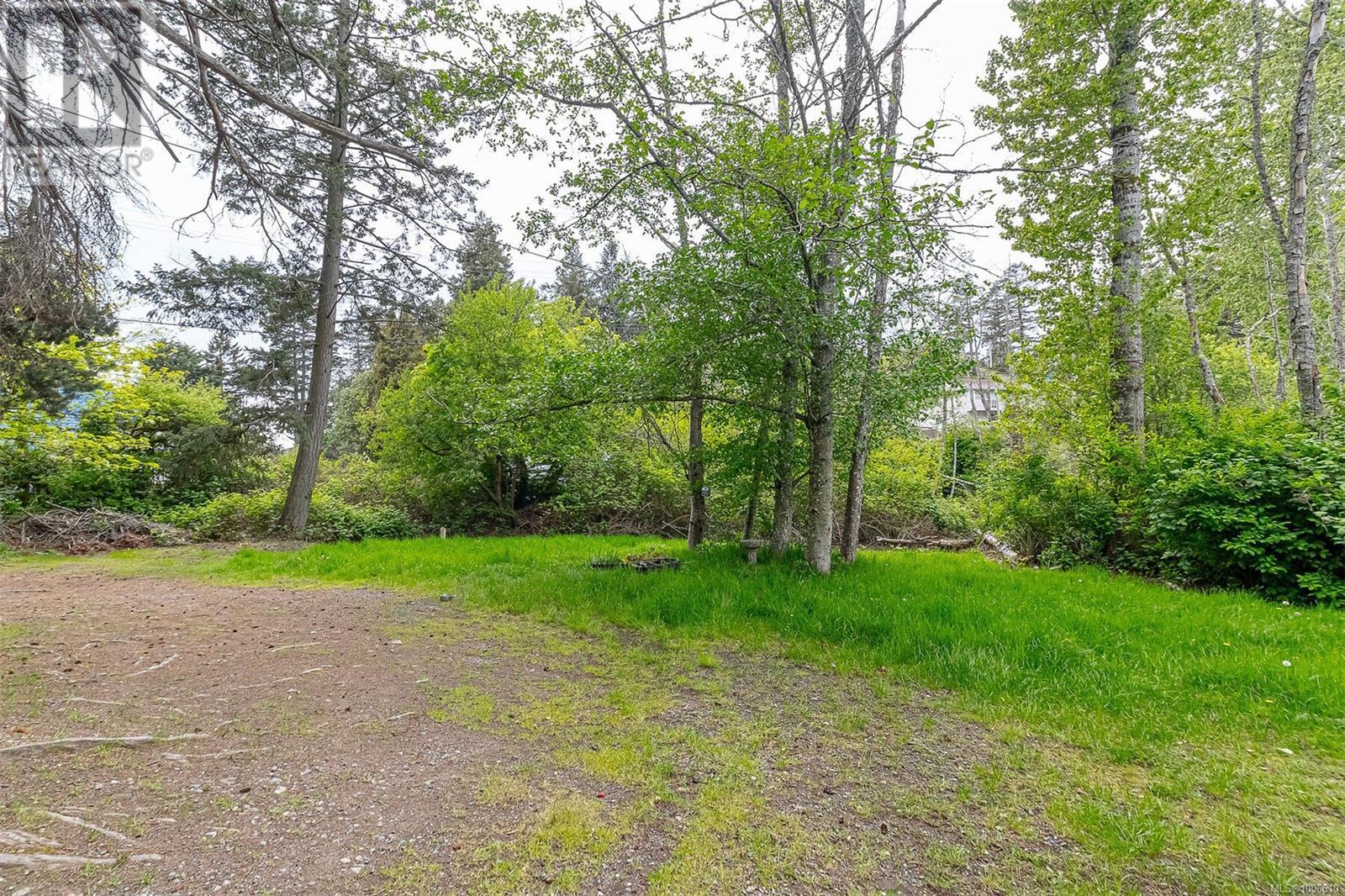 Photo 5 of 312 Island Hwy, View Royal BC