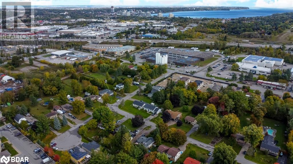 Photo 7 of 221 Phillips Street, Barrie ON