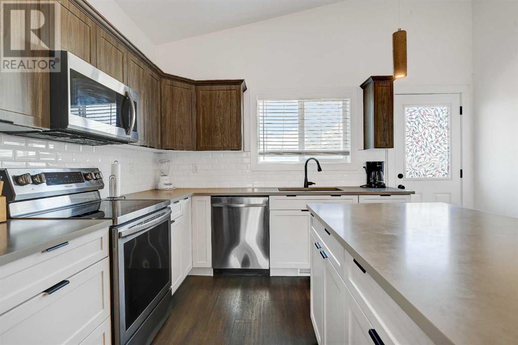 Single Family House Bi-level for Sale in   Avenue Westgate Grande Prairie 