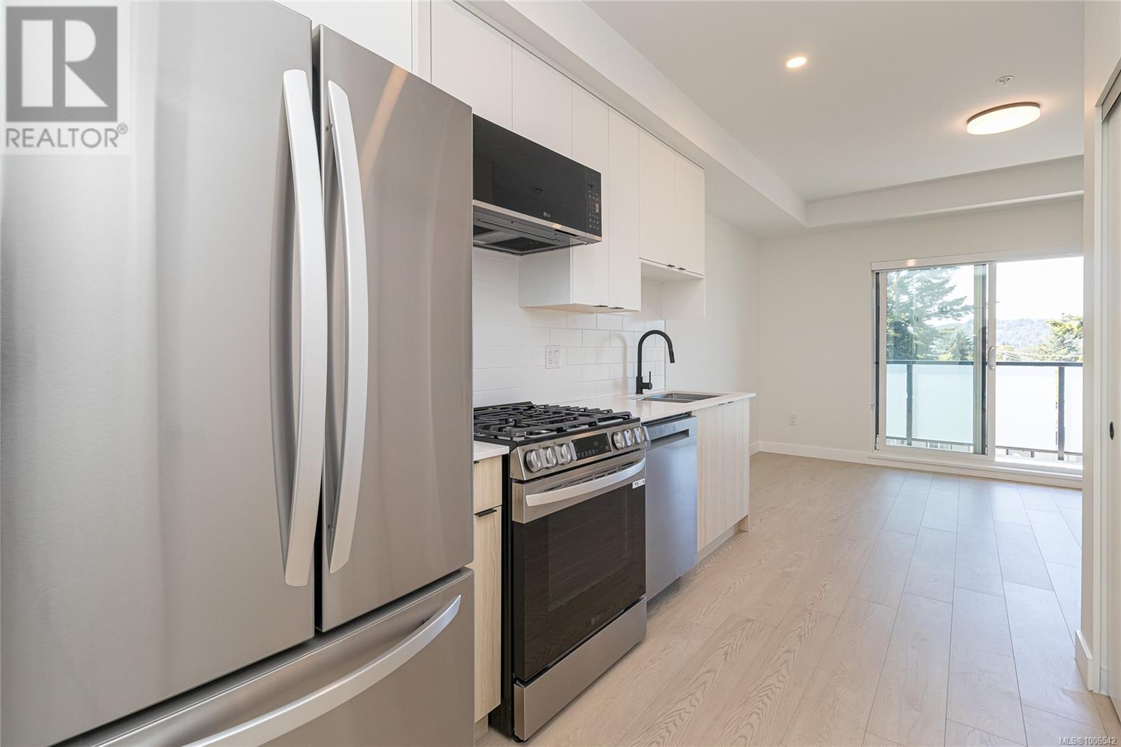 Photo 8 of 512 2629 Millstream Rd, Langford BC