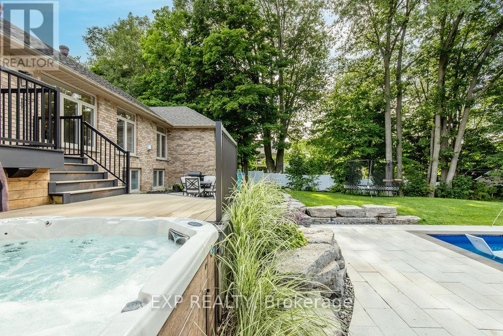 Photo 41 of 37 Paddy Dunns Circle, Springwater ON