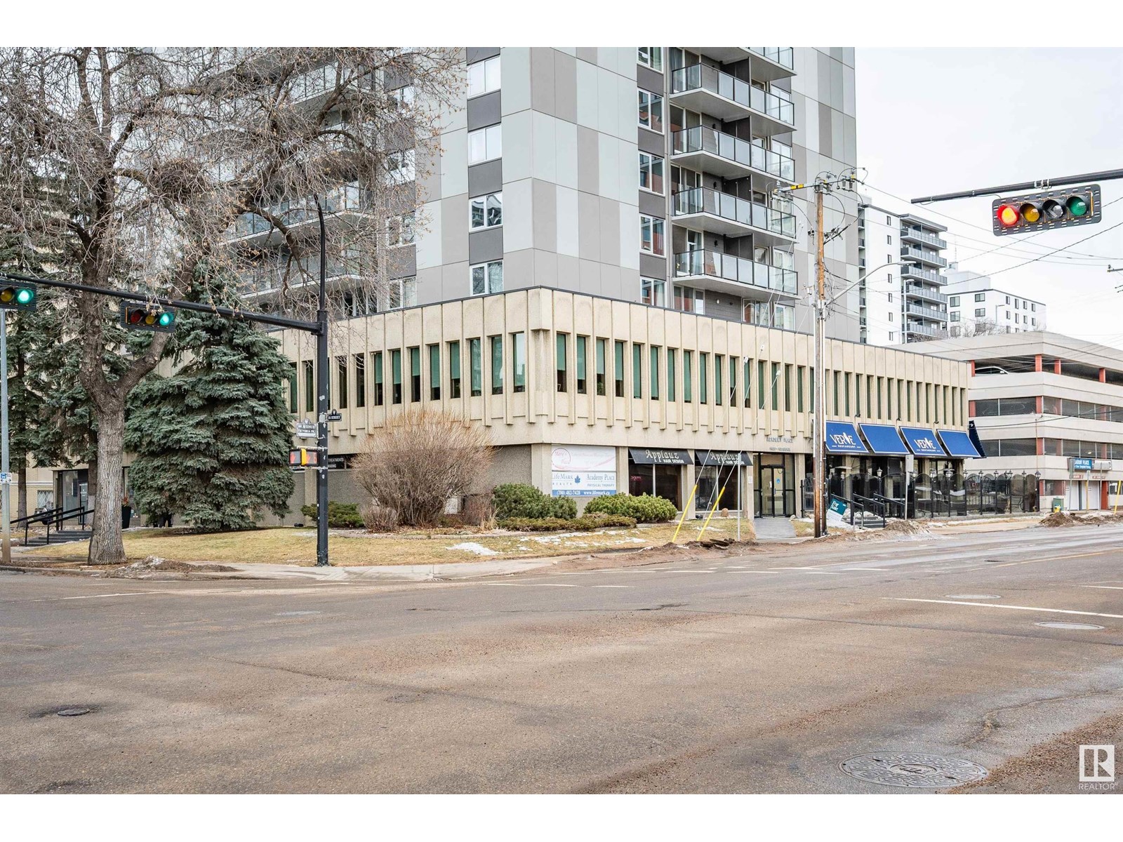 Photo 3 of 101 11520 100 Av Nw, Edmonton AB