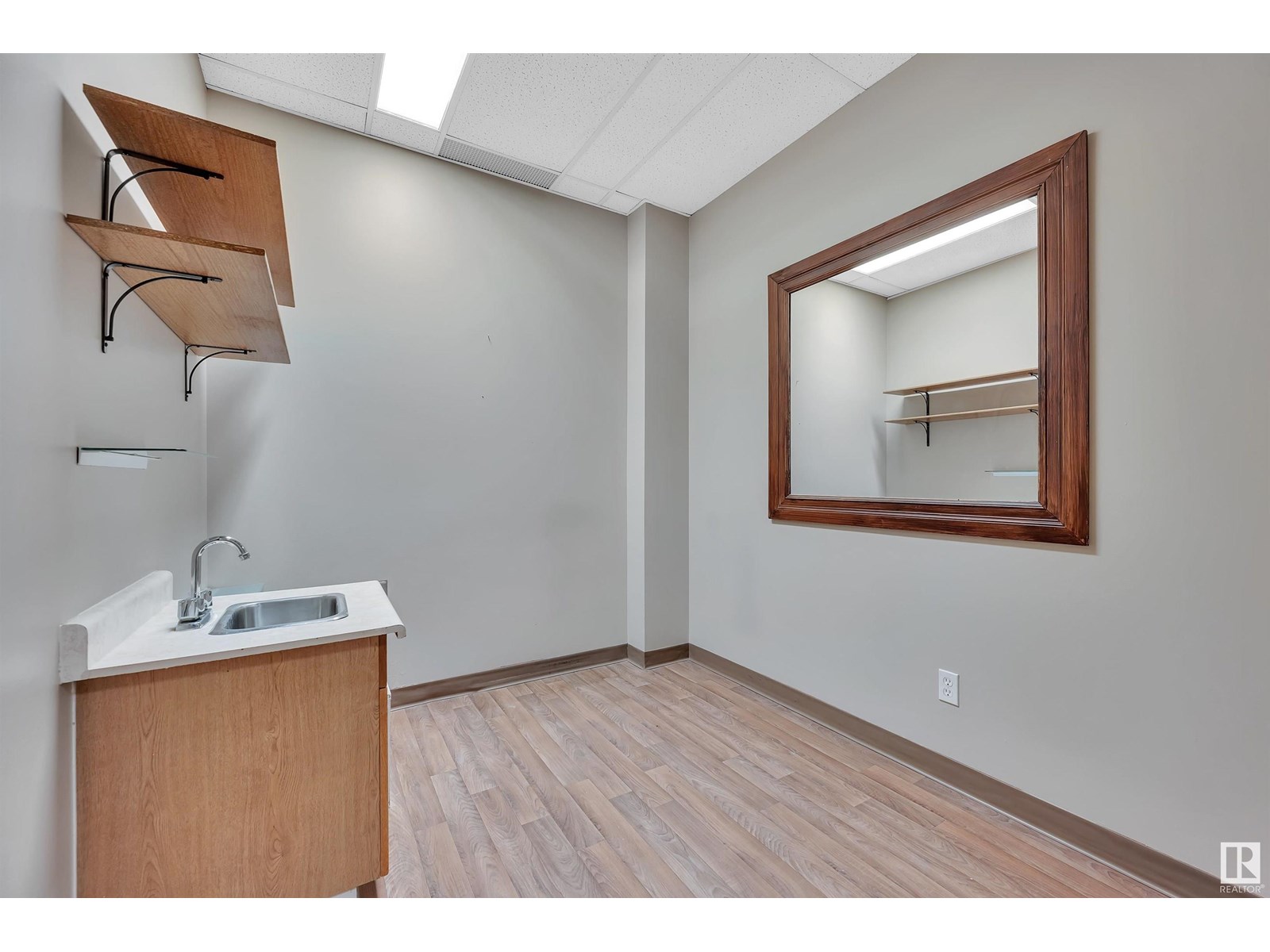 Photo 8 of 101 11520 100 Av Nw, Edmonton AB