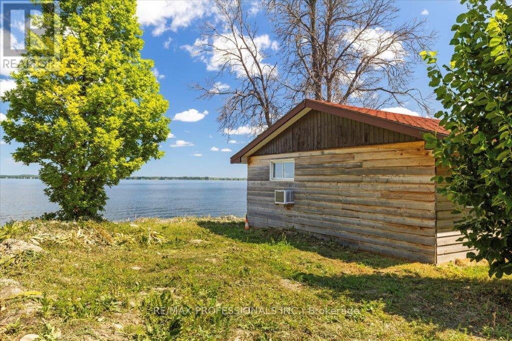 Photo 20 of 34 Owen Lane, Prince Edward County ON