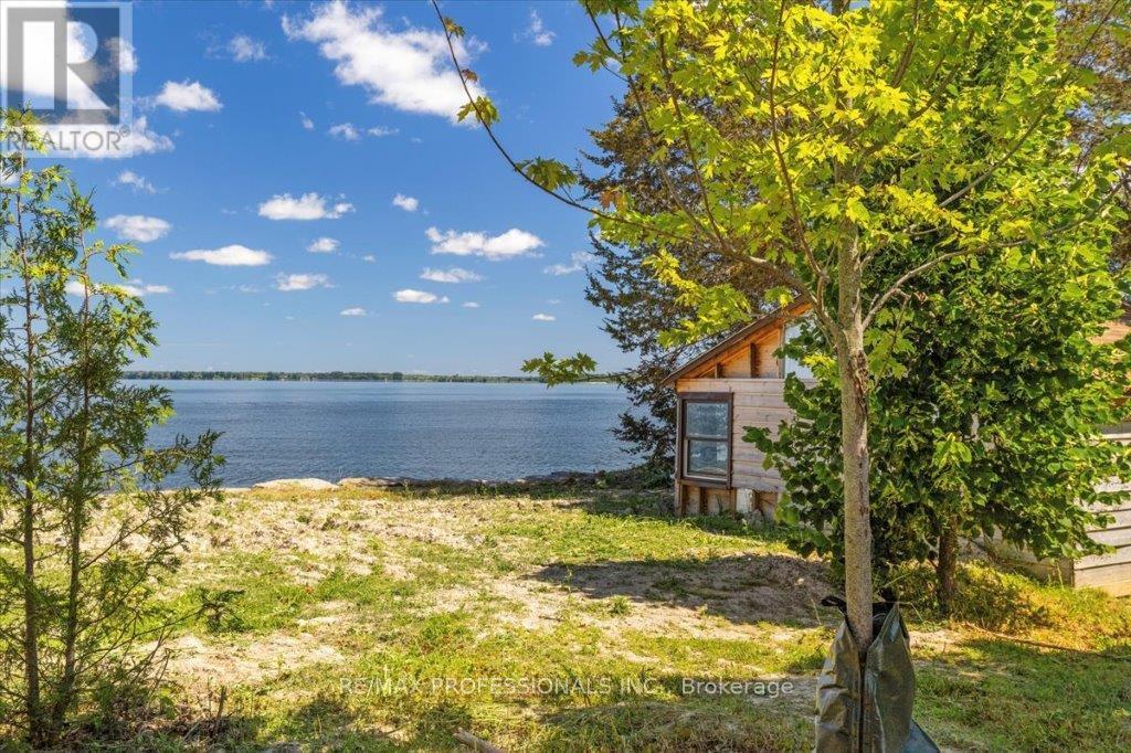 Photo 21 of 34 Owen Lane, Prince Edward County ON