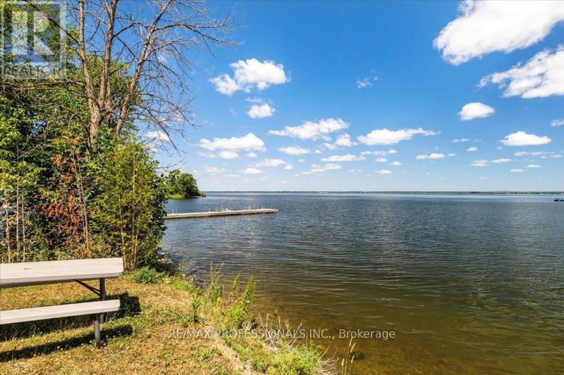 Photo 27 of 34 Owen Lane, Prince Edward County ON