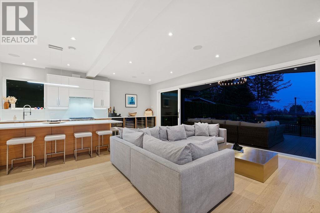 Photo 23 of 105 Monte Vista Court, North Vancouver BC