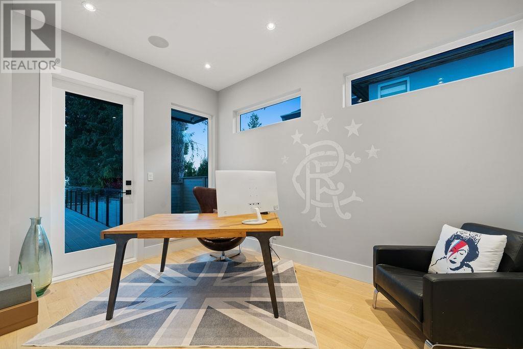 Photo 14 of 105 Monte Vista Court, North Vancouver BC