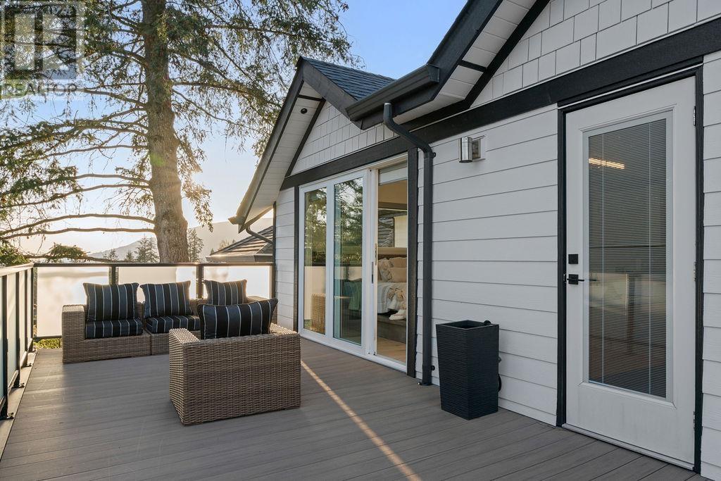 Photo 37 of 105 Monte Vista Court, North Vancouver BC